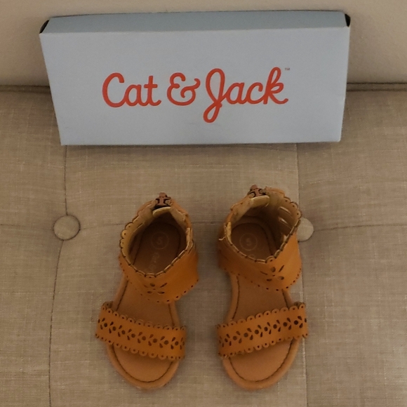 Cat & Jack Tan Sandals- Toddler Girl Size 5 - Picture 2 of 4